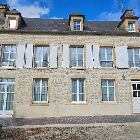 Vila L'auberge Du Parachutiste *